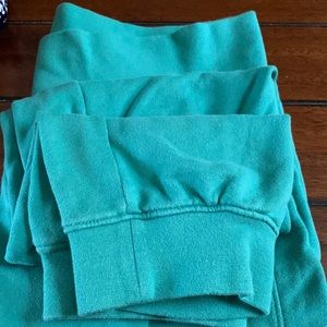XL GREEN SWEATPANTS WITH CAPPED ANKLES. Like new!!